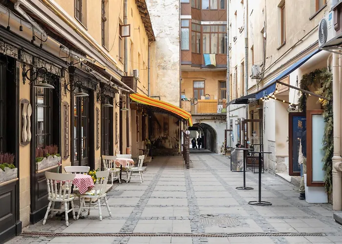 Royal On Rynok Square 29 *